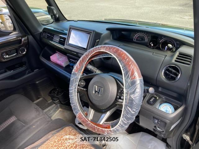 Honda N BOX CUSTOM 2020-03 8744692-11
