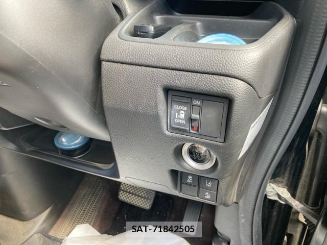 Honda N BOX CUSTOM 2020-03 8744692-14