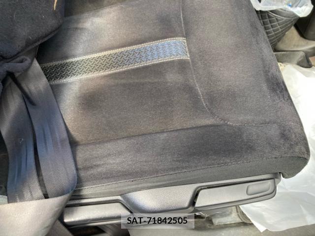 Honda N BOX CUSTOM 2020-03 8744692-17