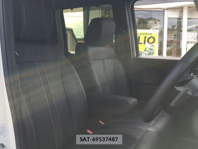 Honda N BOX CUSTOM 2023-12 8744595-15