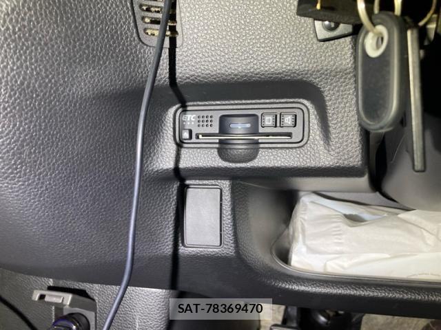 Honda N BOX CUSTOM 2018-08 8744686-23