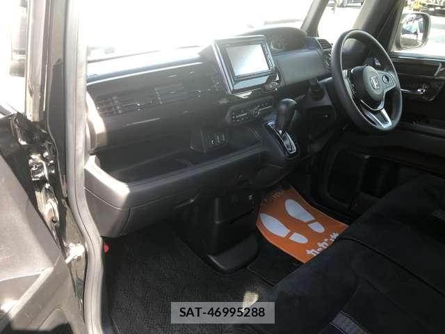 Honda N BOX CUSTOM 2017-11 8744681-18