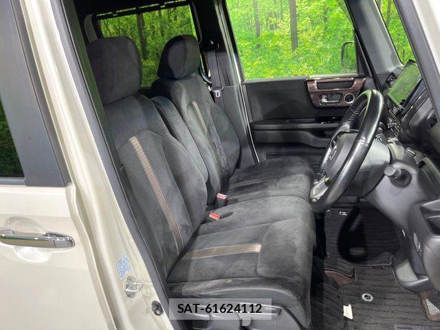 Honda N BOX CUSTOM 2018-03 8744656-7