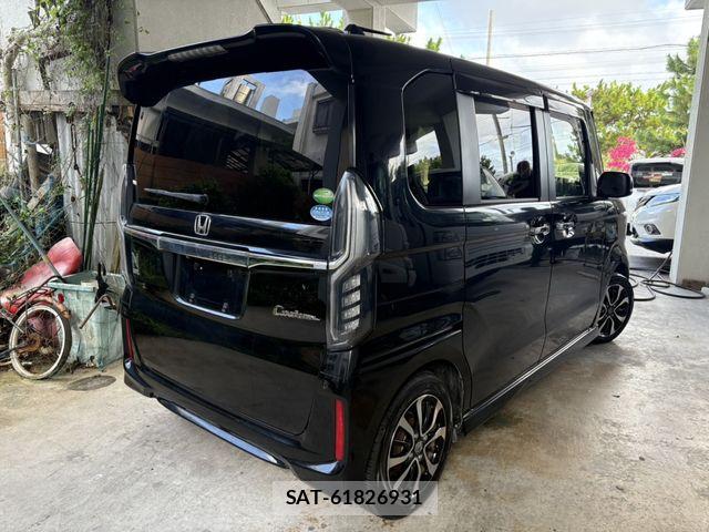 Honda N BOX CUSTOM 2018-02 8744706-3