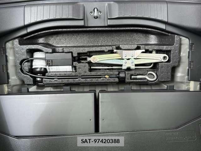 Honda N BOX CUSTOM 2023-05 8744599-18