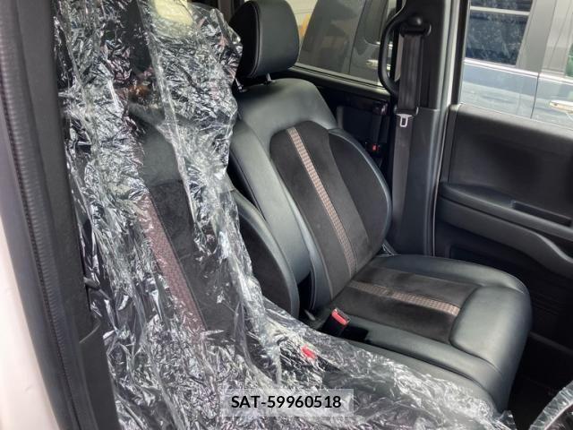 Honda N BOX CUSTOM 2019-08 8744699-12