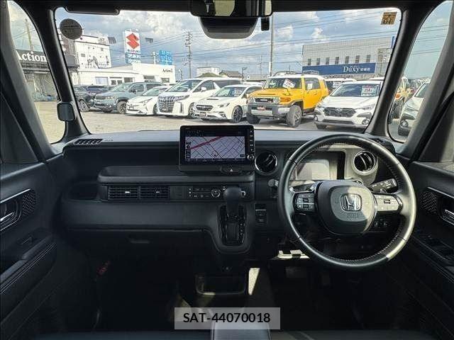 Honda N BOX CUSTOM 2023-10 8744596-1