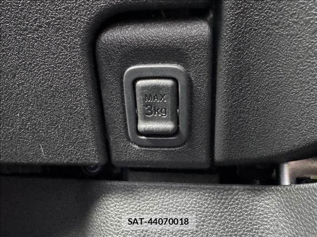 Honda N BOX CUSTOM 2023-10 8744596-26