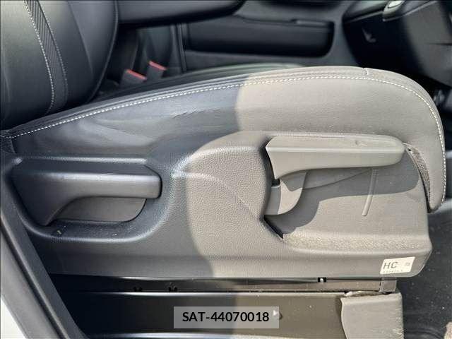 Honda N BOX CUSTOM 2023-10 8744596-27