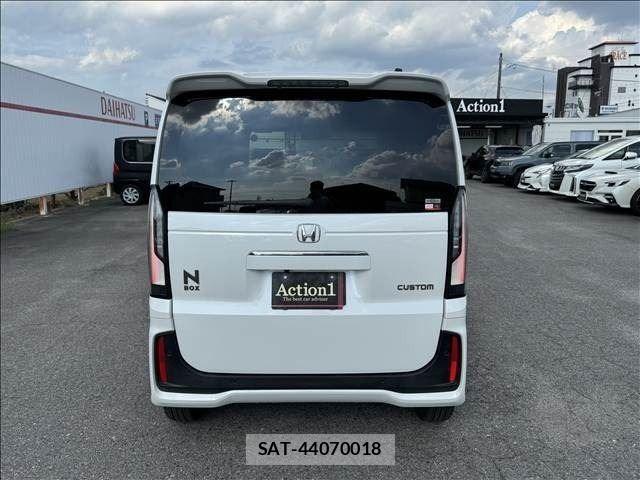 Honda N BOX CUSTOM 2023-10 8744596-4