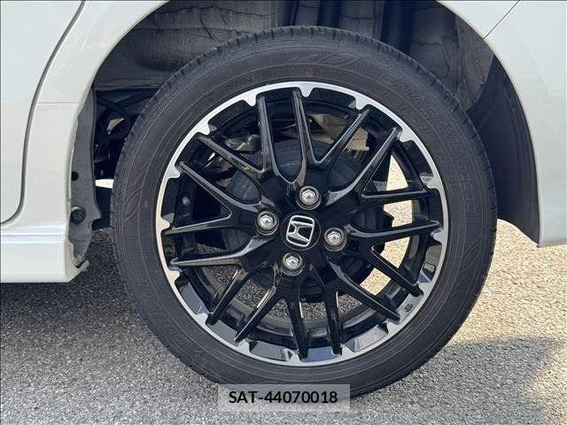 Honda N BOX CUSTOM 2023-10 8744596-7