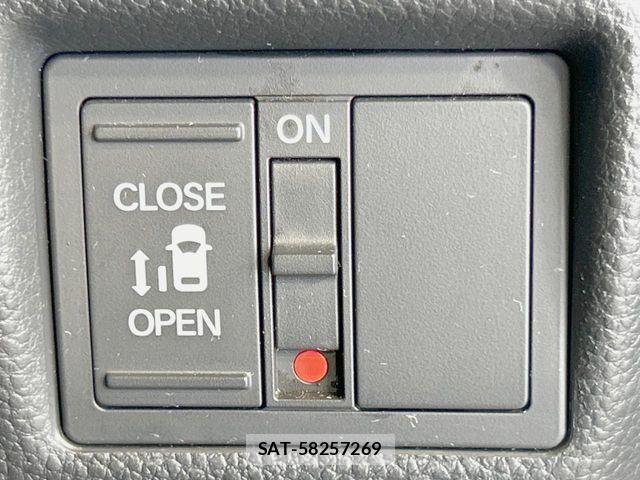Honda N BOX CUSTOM 2017-12 8744688-4
