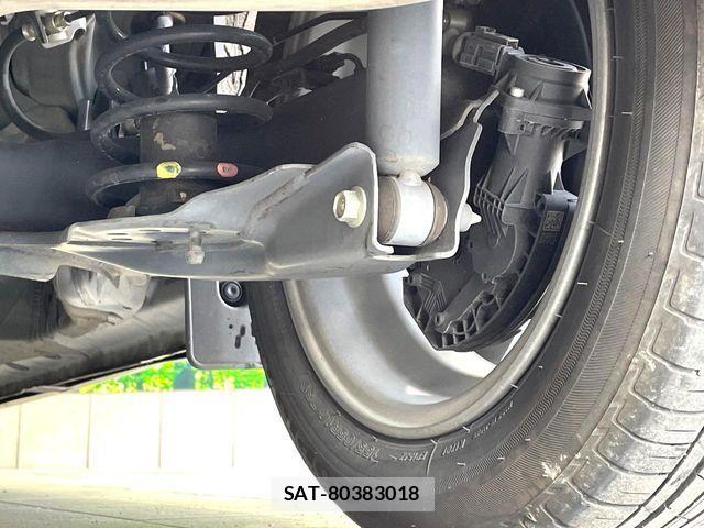 Honda N BOX CUSTOM 2023-01 8744654-19