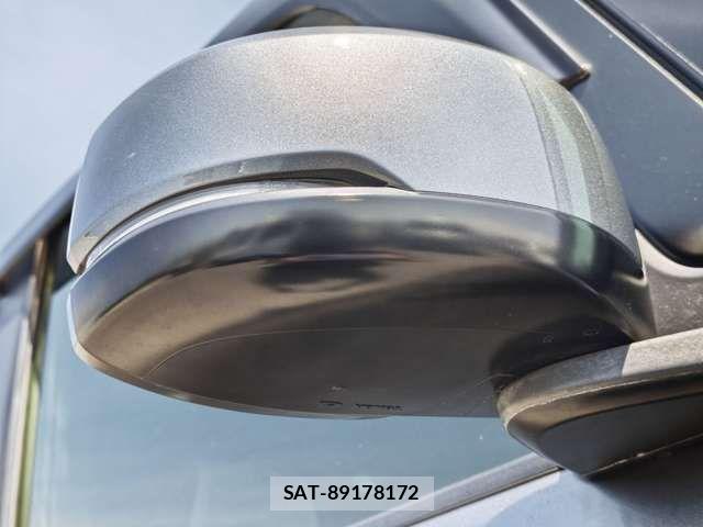 Honda N BOX CUSTOM 2018-02 8744683-12