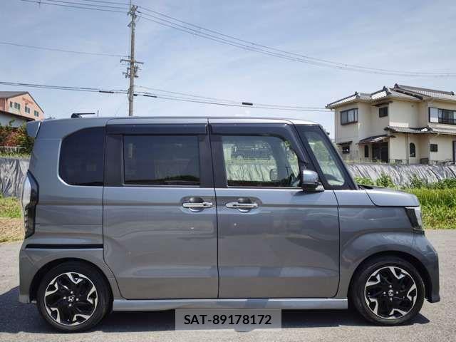 Honda N BOX CUSTOM 2018-02 8744683-5