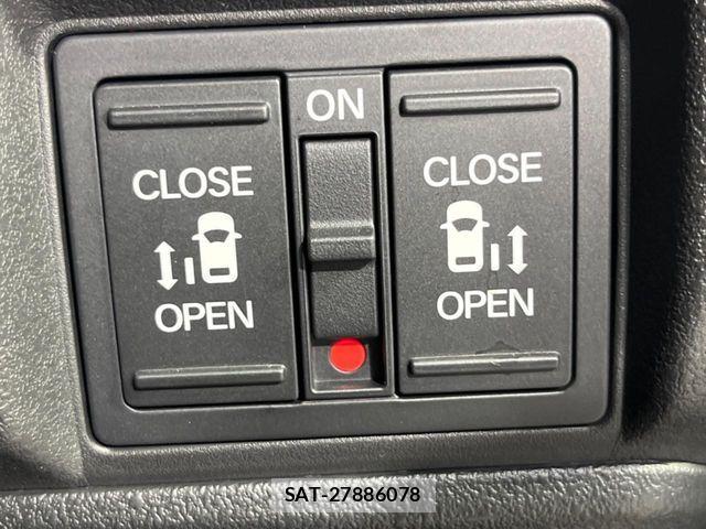 Honda N BOX CUSTOM 2023-11 8781294-2