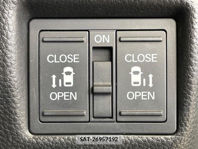 Honda N BOX CUSTOM 2018-03 8781328-2