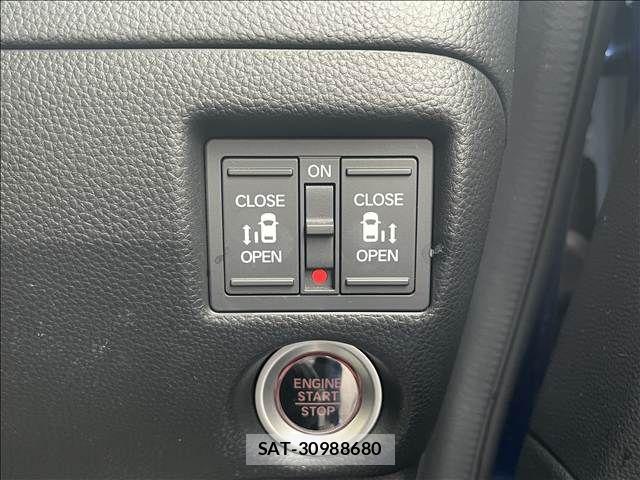 Honda N BOX CUSTOM 2018-03 8781336-13