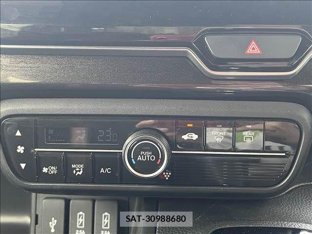 Honda N BOX CUSTOM 2018-03 8781336-23