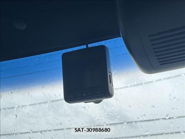 Honda N BOX CUSTOM 2018-03 8781336-26