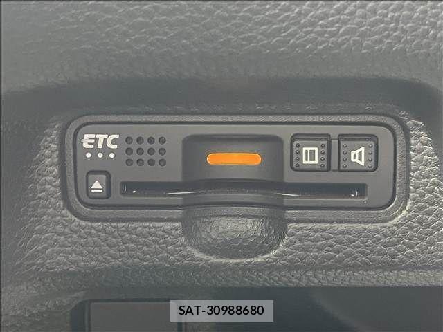 Honda N BOX CUSTOM 2018-03 8781336-27