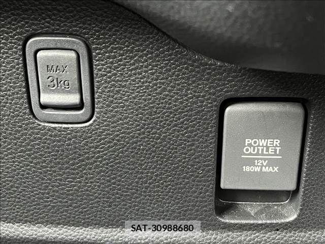 Honda N BOX CUSTOM 2018-03 8781336-28
