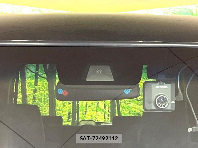 Honda N BOX CUSTOM 2018-03 8781334-2