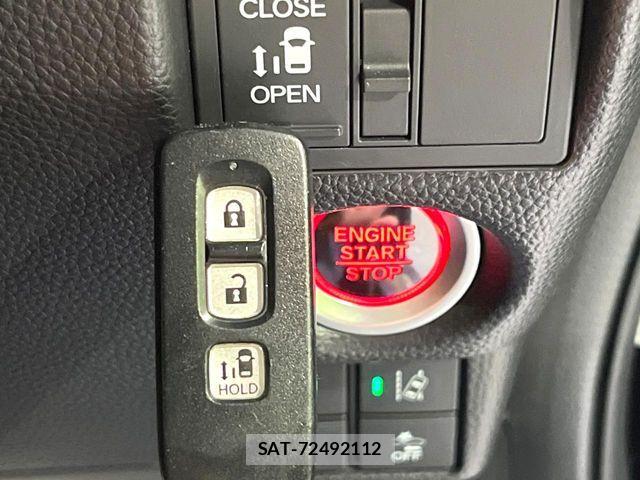 Honda N BOX CUSTOM 2018-03 8781334-8