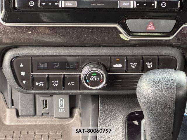 Honda N BOX CUSTOM 2019-01 8781337-18