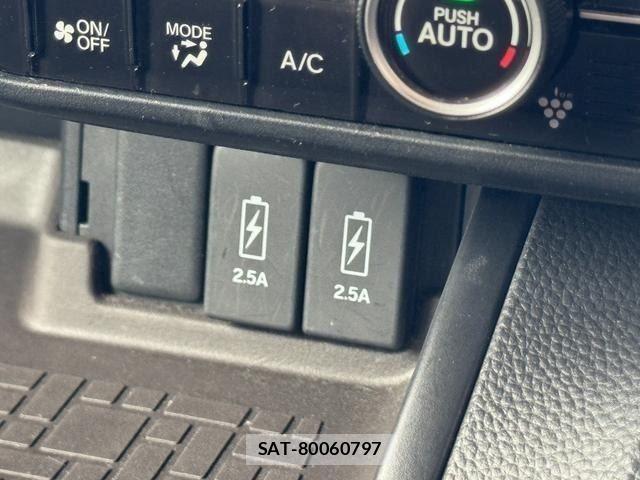 Honda N BOX CUSTOM 2019-01 8781337-23