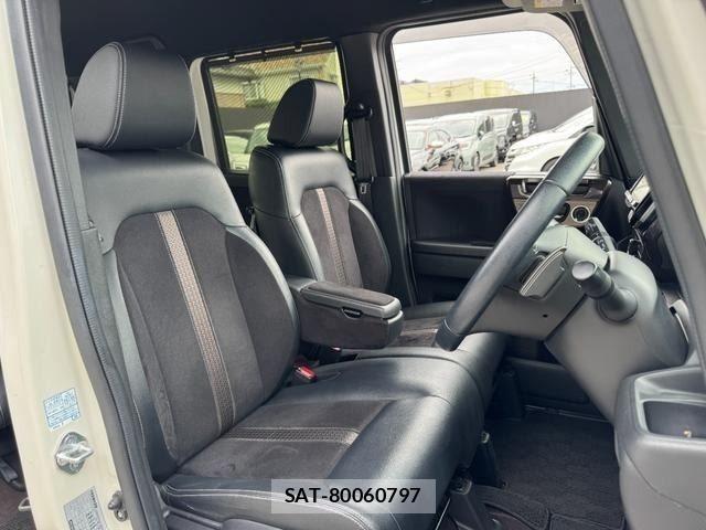 Honda N BOX CUSTOM 2019-01 8781337-8