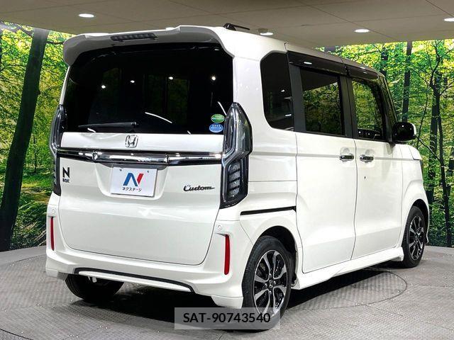 Honda N BOX CUSTOM 2018-01 8781325-16