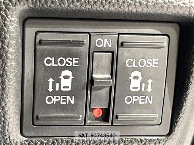 Honda N BOX CUSTOM 2018-01 8781325-2