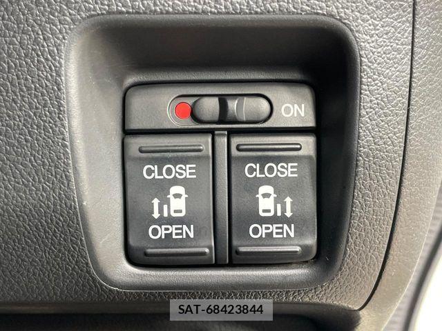 Honda N BOX CUSTOM 2017-03 8781349-4
