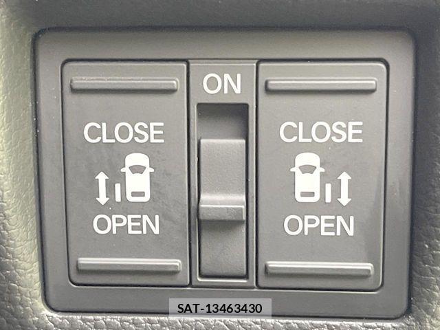 Honda N BOX CUSTOM 2022-03 8781301-2