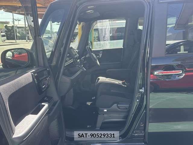 Honda N BOX CUSTOM 2022-01 8796871-4
