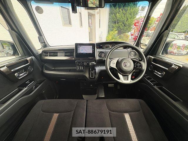 Honda N BOX CUSTOM 2019-05 8796888-1