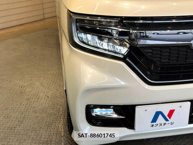 Honda N BOX CUSTOM 2018-02 8796883-11