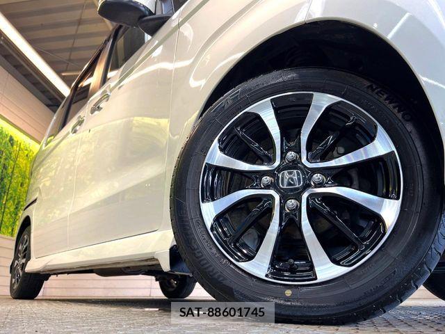 Honda N BOX CUSTOM 2018-02 8796883-12