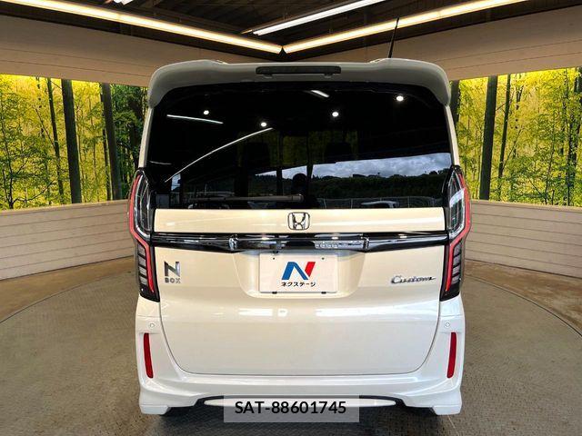 Honda N BOX CUSTOM 2018-02 8796883-14