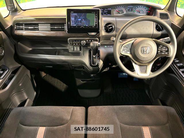 Honda N BOX CUSTOM 2018-02 8796883-1