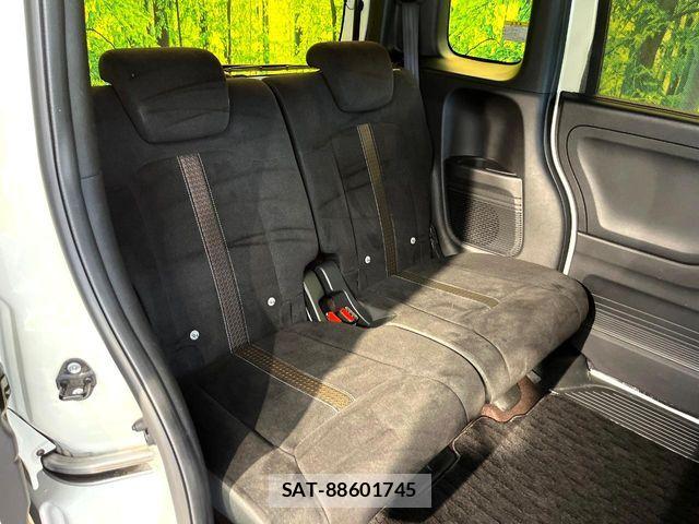 Honda N BOX CUSTOM 2018-02 8796883-8