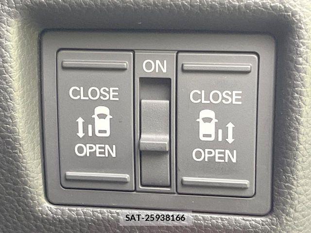 Honda N BOX CUSTOM 2023-01 8796861-2