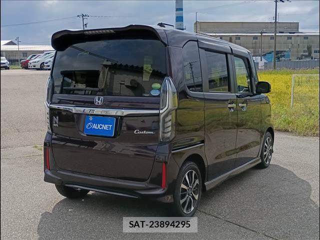 Honda N BOX CUSTOM 2017-11 8796889-2