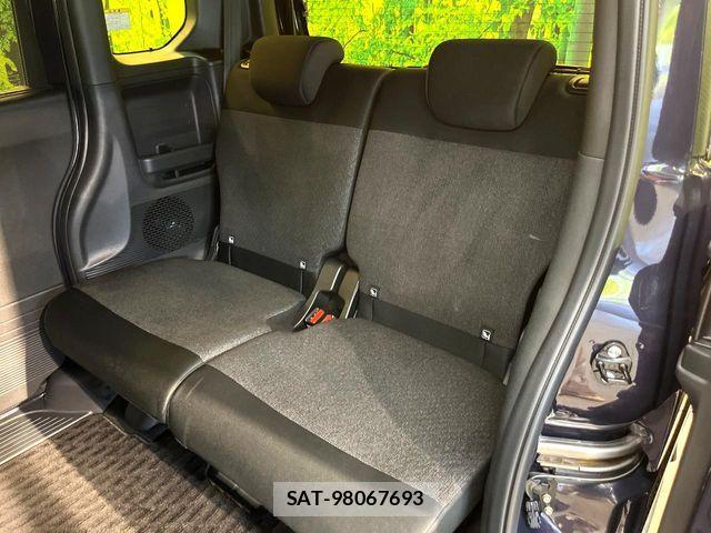 Honda N BOX CUSTOM 2024-02 8796862-8