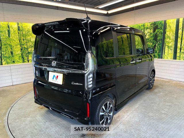 Honda N BOX CUSTOM 2018-04 8830727-16