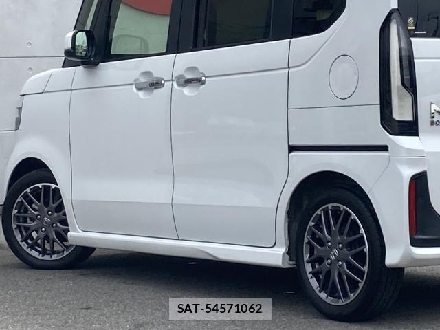 Honda N BOX CUSTOM 2024-01 8830697-12
