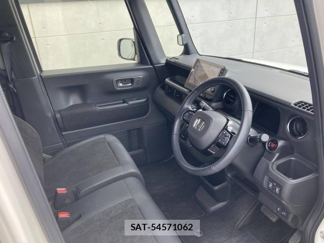 Honda N BOX CUSTOM 2024-01 8830697-17