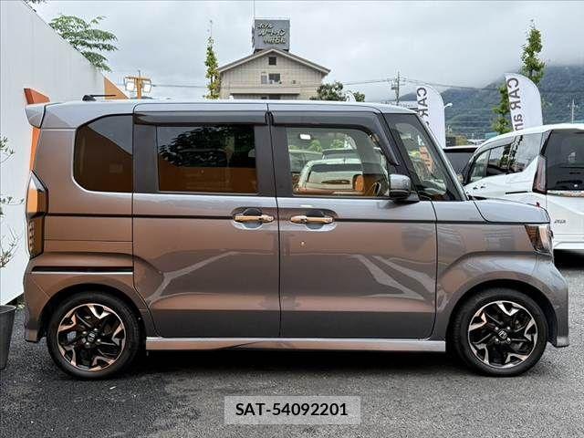 Honda N BOX CUSTOM 2018-05 8830731-11