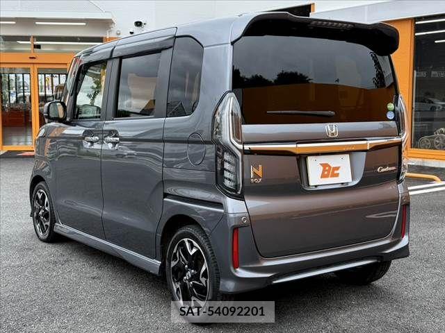 Honda N BOX CUSTOM 2018-05 8830731-12